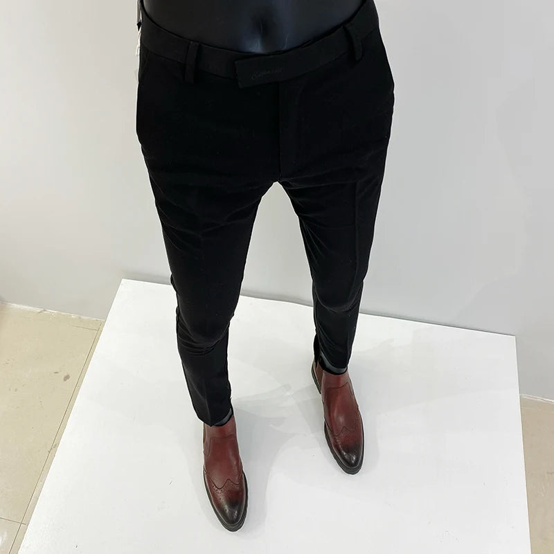 Pantalón de Vestir Hombre — Corte Slim, Rayas Elegantes