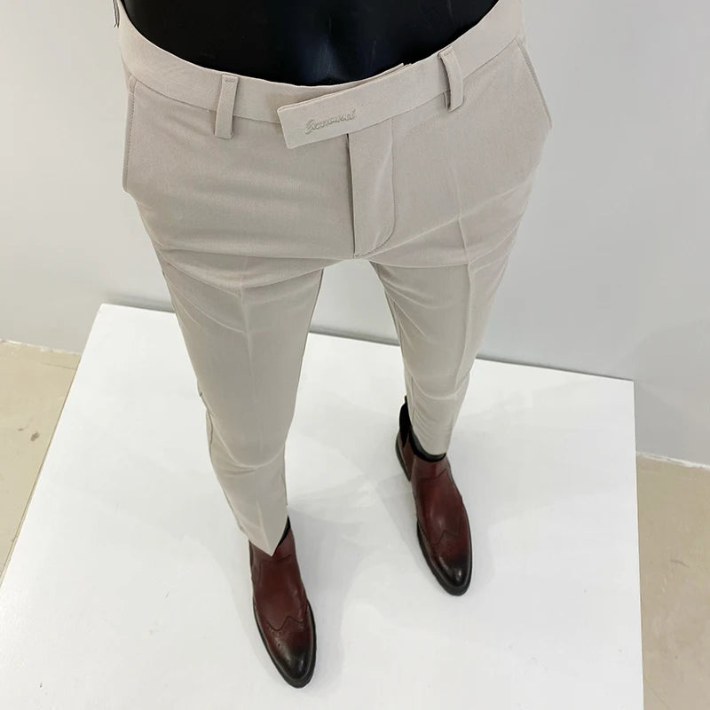 Pantalón de Vestir Hombre — Corte Slim, Rayas Elegantes