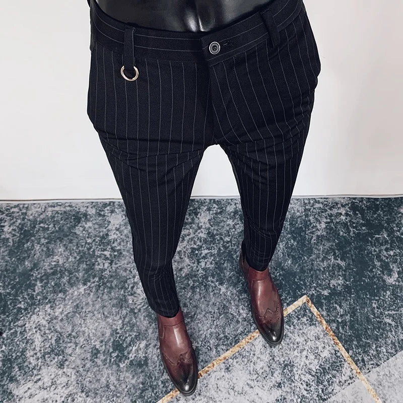 Pantalón de Vestir Hombre — Corte Slim, Rayas Elegantes